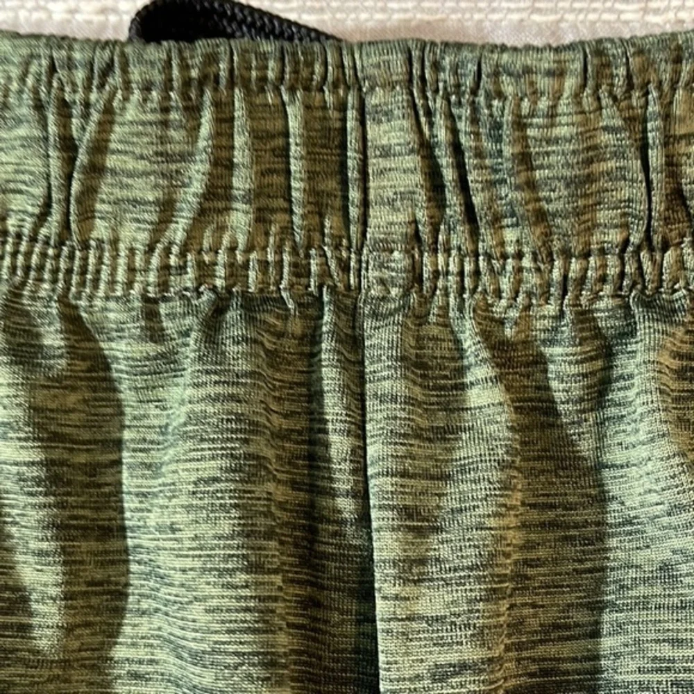 Old Navy Green Black Go Dry Active Shorts Size XXL (18) EUC #0278